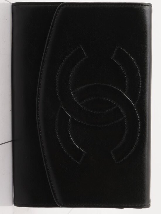 CHANEL Handbags - Chanel Wallet